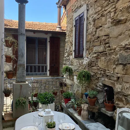 Holiday home Casadelgrillo *